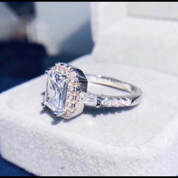 .925 Sterling Silver 5 Carat Moissanite Diamond - Picture 2 of 4